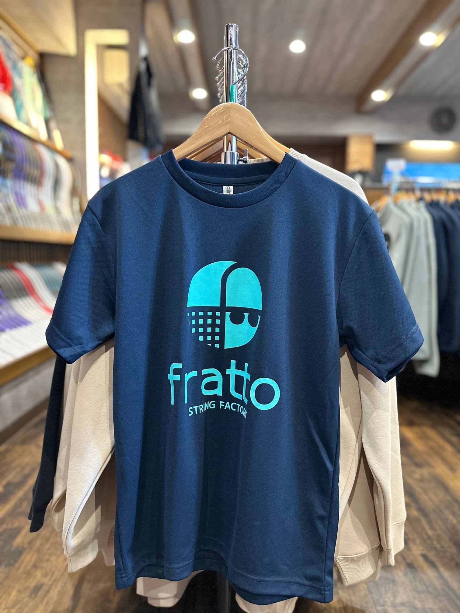 frattoオリジナル　　Tシャツ　マーク　　ネイビーxエメラルド