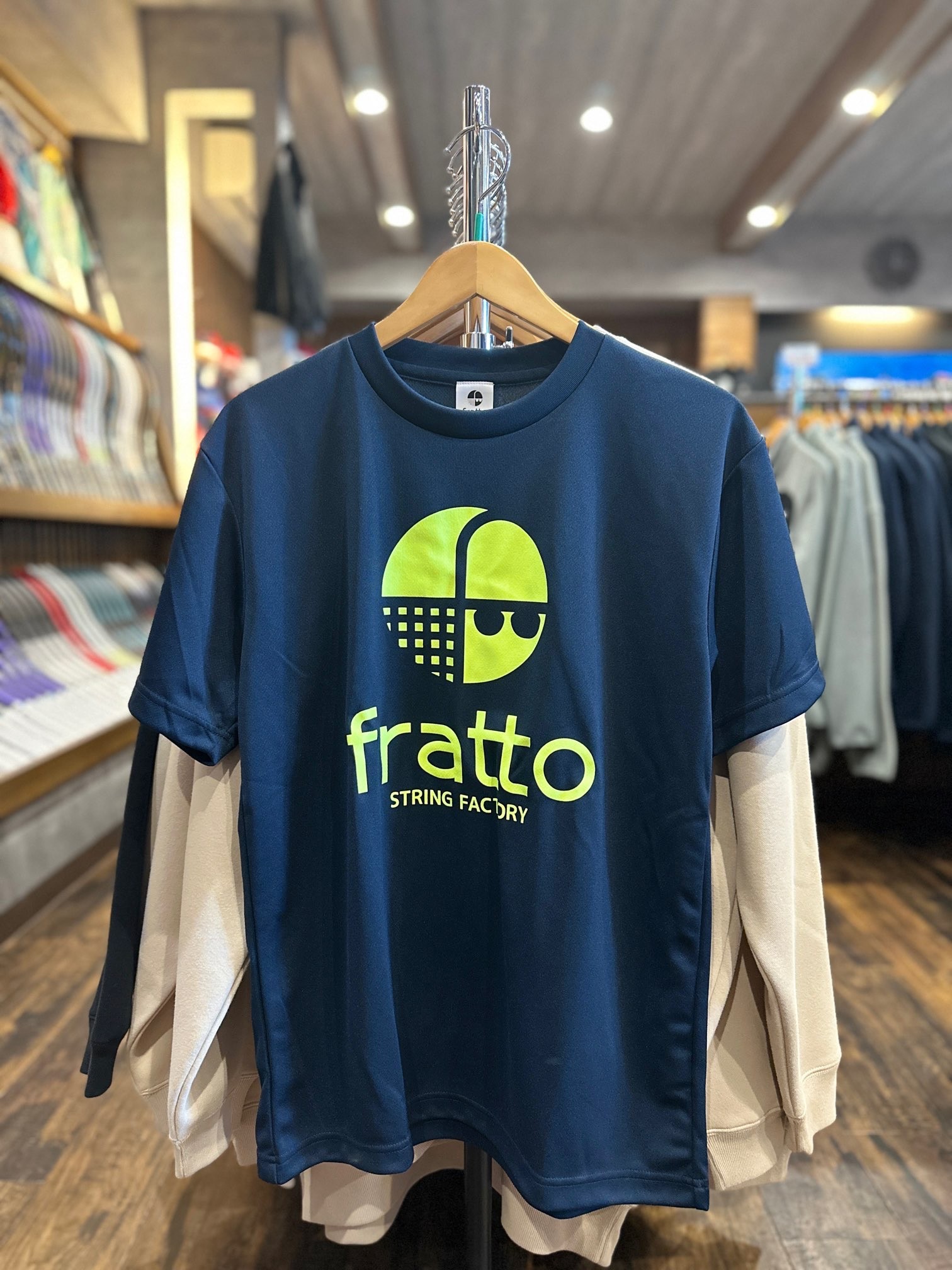 frattoオリジナル　　マークTシャツ　　　ネイビーx蛍光イエロー