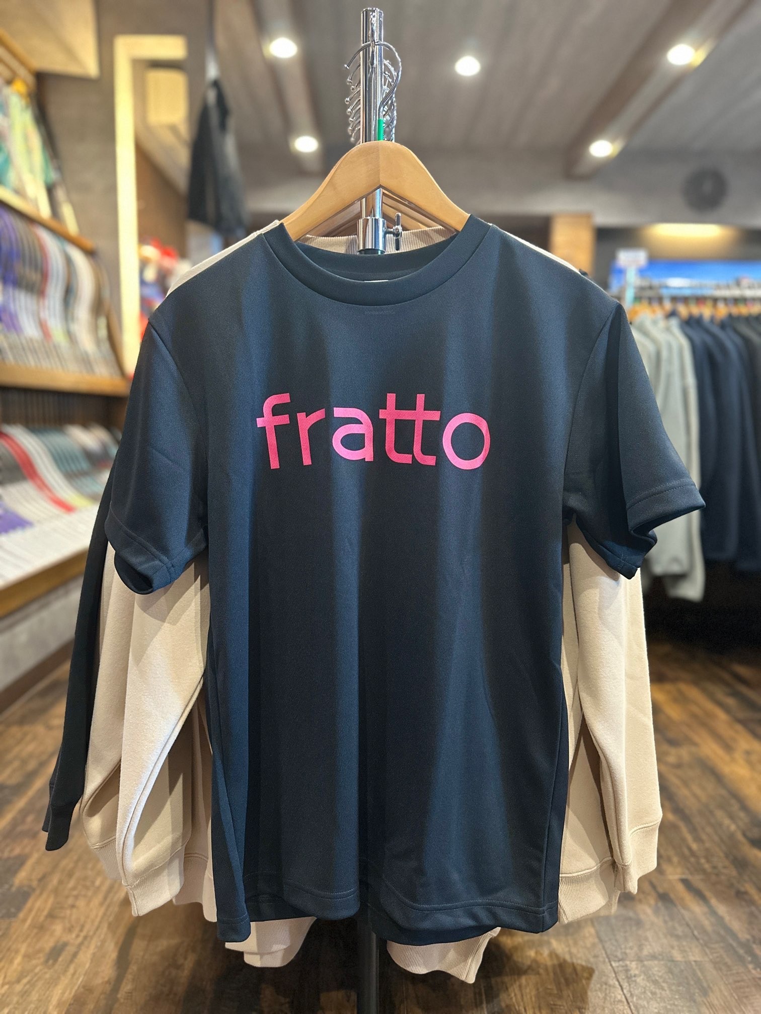 frattoオリジナル　　Tシャツ　 ロゴ　　　ブラックxピンク