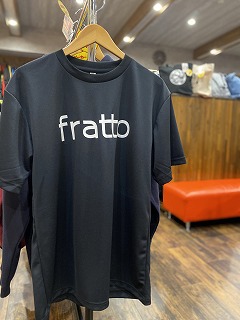 frattoオリジナル　　Tシャツ　 ロゴ　　　ブラックxホワイト