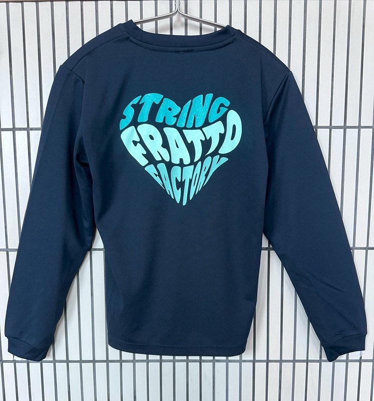 ＝ジュニア＝　frattoオリジナル　　ロングTシャツ　ハート　ネイビー×エメラルド