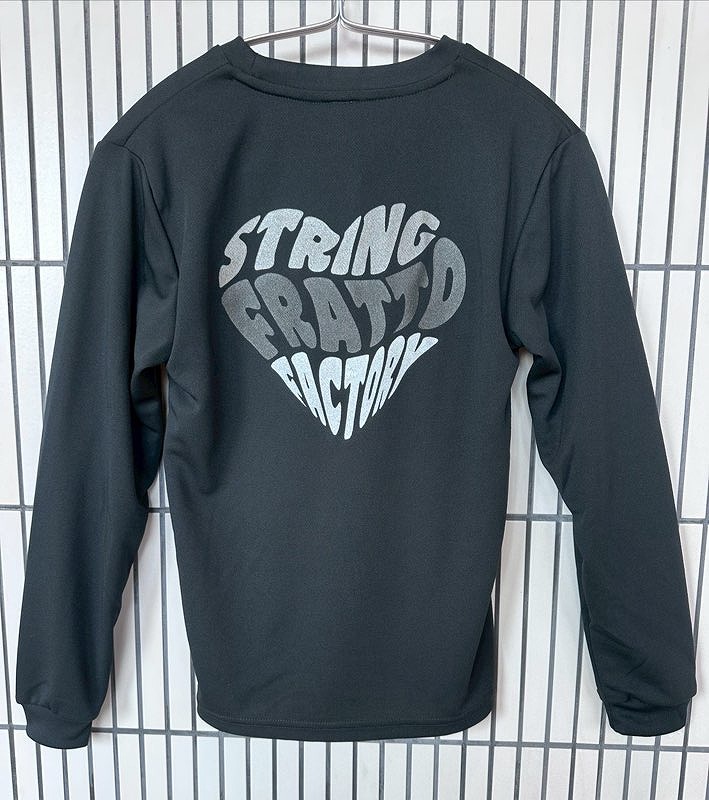 ＝ジュニア＝　frattoオリジナル　　ロングTシャツ　ハート　ブラック×シルバー