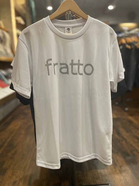 frattoオリジナル　　Tシャツ 　ロゴ　　　ホワイトxシルバー