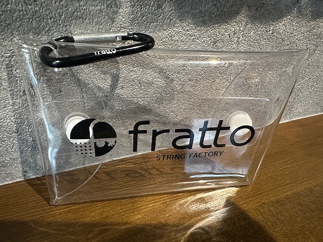 fratto  カラビナ付きクリアポーチ