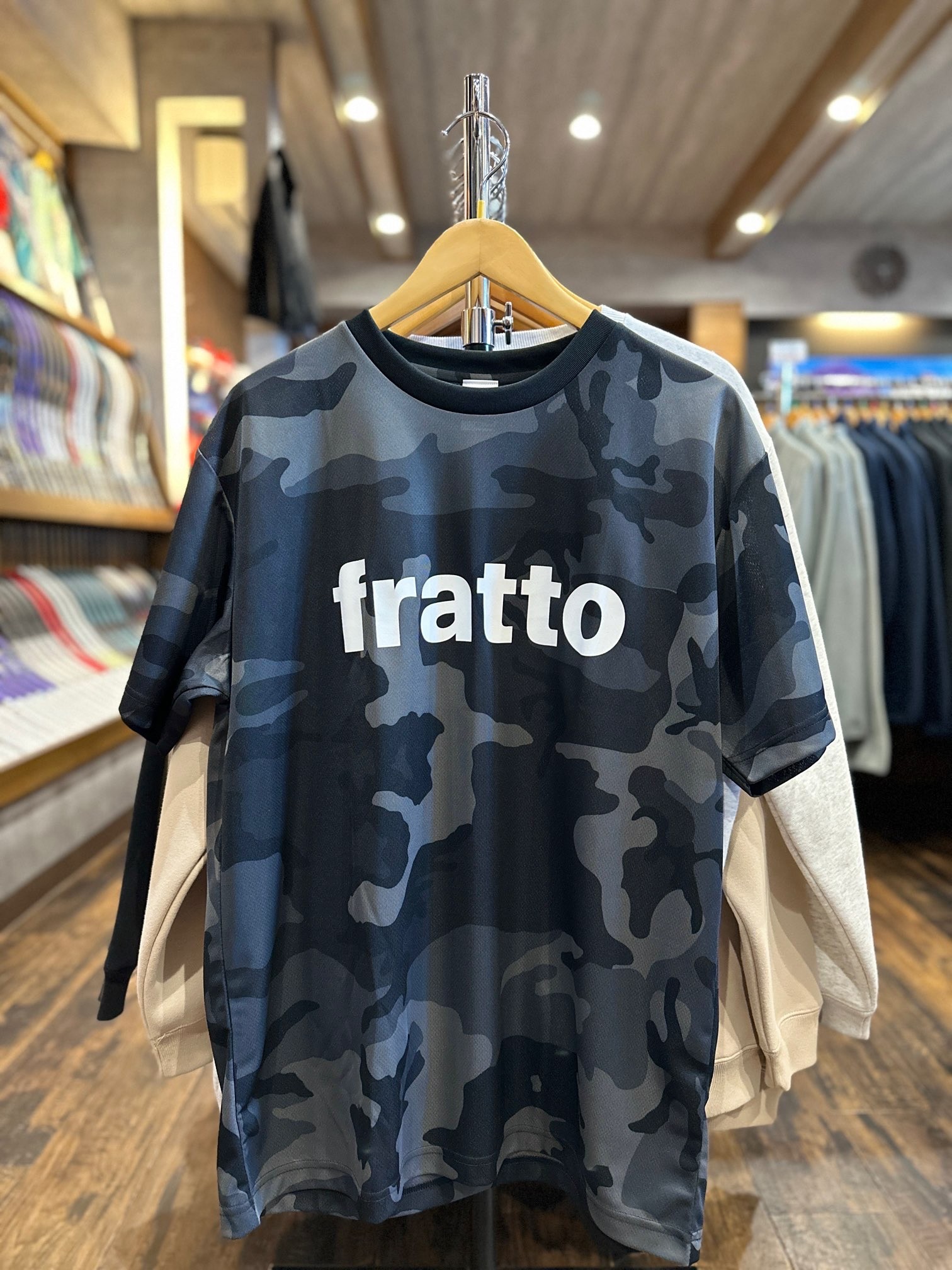 frattoオリジナル 　　カモフラTシャツ　　ブラック