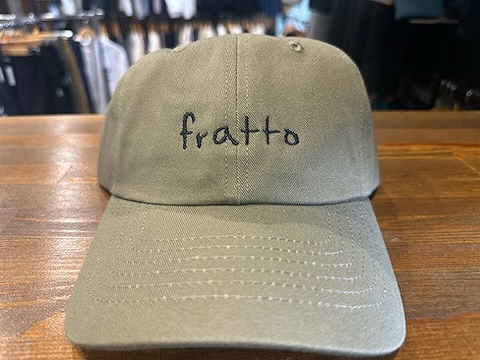 frattoオリジナル　　シンプル刺繍キャップ　カーキ