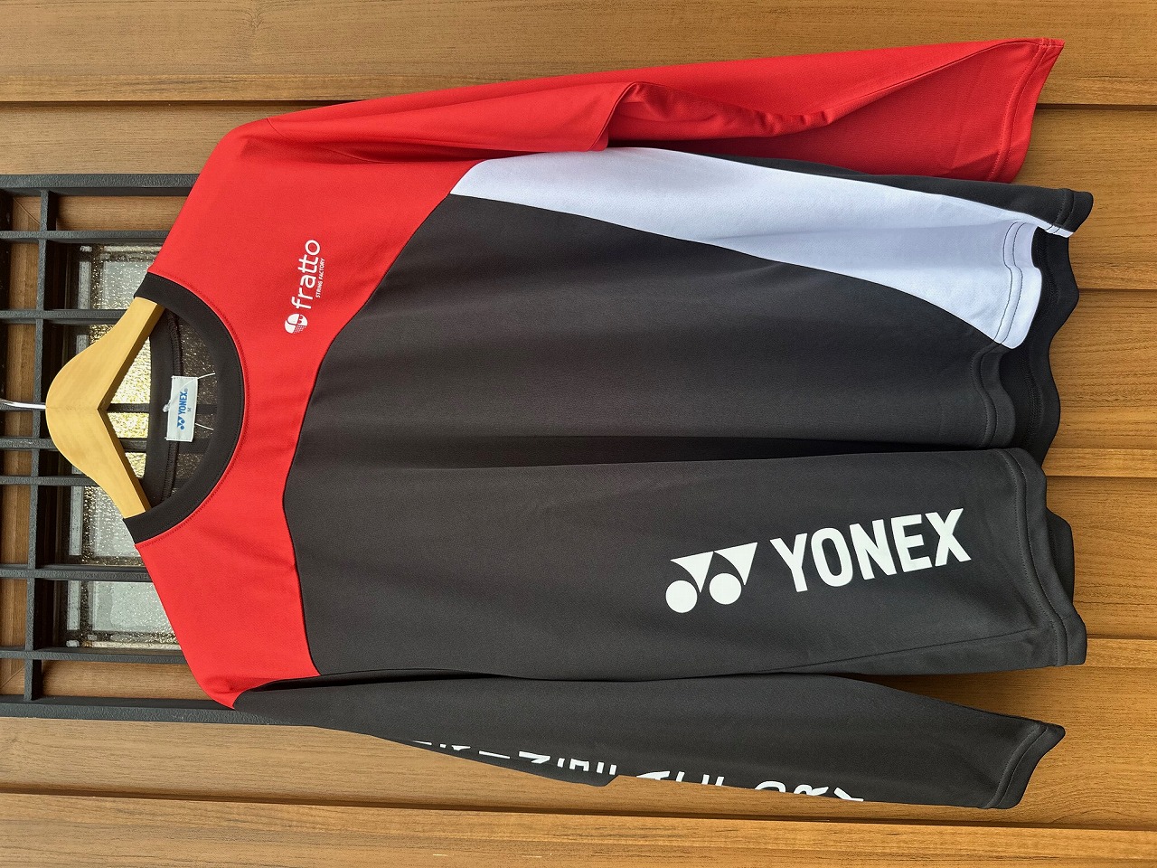 YONEX　x　fratto　ユニロングスリーブＴシャツ　Ｙ0Ｓ23037　ブラック×レッド