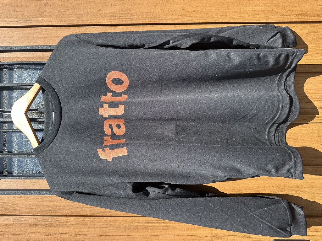 frattoオリジナル　　ロングTシャツ　　　ロゴ　ラメVer.　　　　　　　　ブラック×ブロンズ